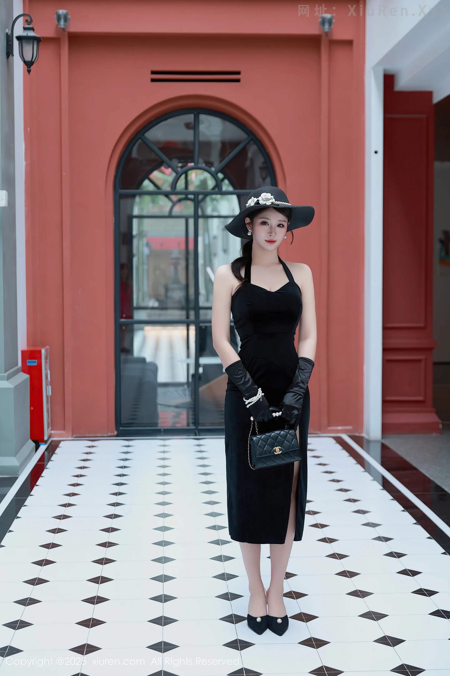 图片[2]-[XiuRen秀人网]VOL.10509 模特南乔性感黑色连衣裙+紫色情趣内衣秀柔美身姿撩人诱惑写真89P-秀人网官方网站